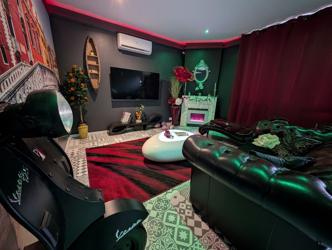 Nuit insolite avec Spa, sauna et jardin privatifs immersion en ITALIE à Le Passage D'agen (2)