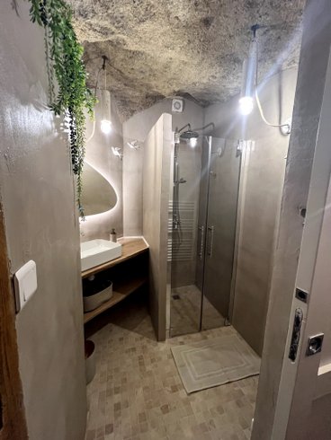 Hébergement AbracadaRoom : Entre Nous - Au Troglo & Spa - Image 27