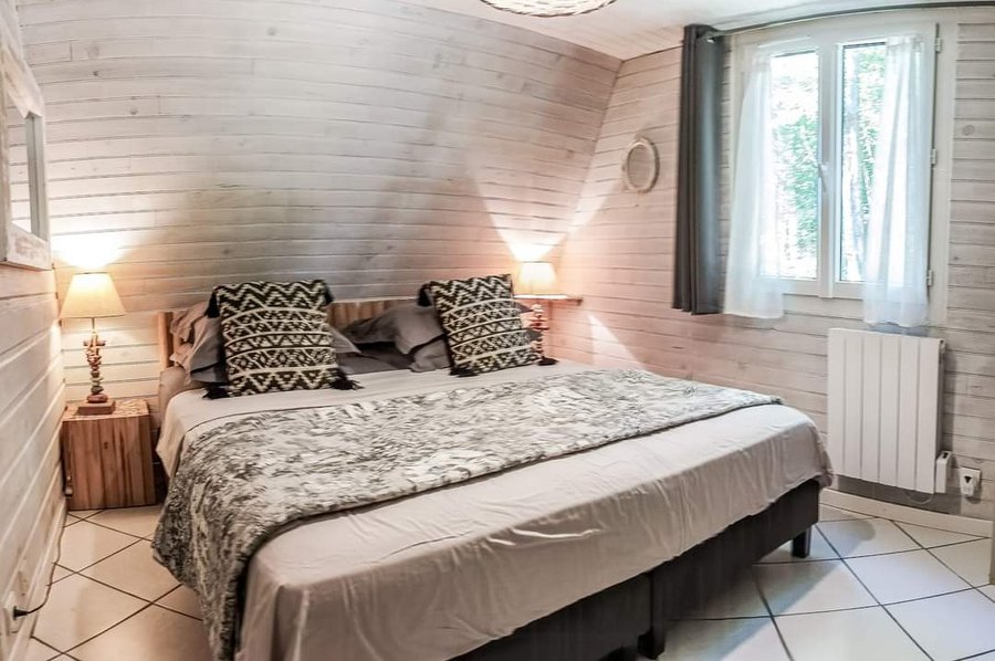 Hébergement AbracadaRoom : La Cabane du Pêcheur, chalet en A au bord d'un étang de pêche (découverte) à Sarlat - Image 8