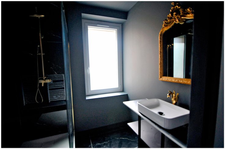 Hébergement AbracadaRoom : La suite MAJESTUEUSE, SPA XXL, CHEMINÉE LUXE, 5 min du centre - Image 24