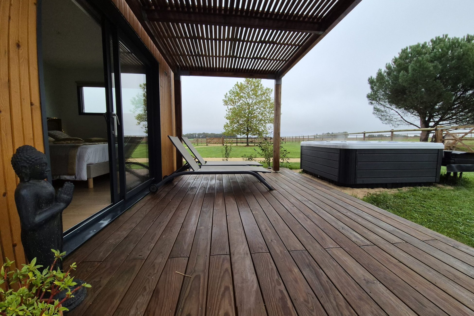 Hébergement UnicStay : Ayurveda Kama Lodge - Massage, Dîner & Spa  privé à Céré-La-Ronde