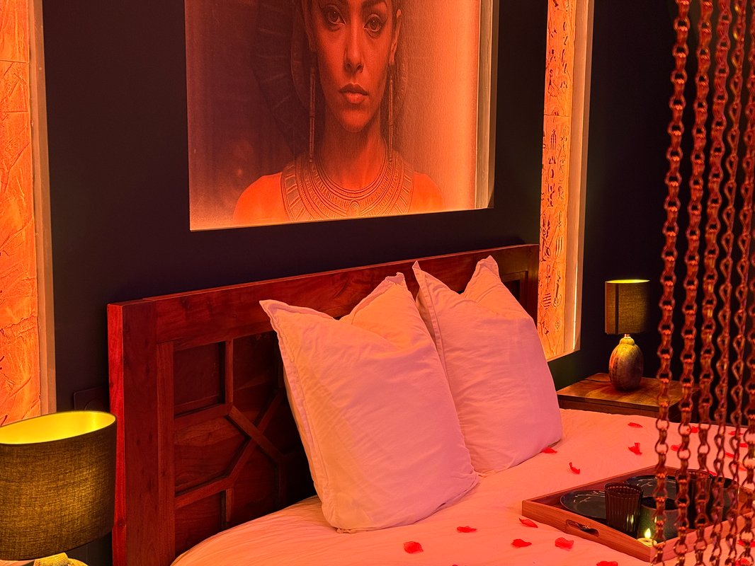 Le Secret de Cléopâtre - Love Room, Jacuzzi, Pièce Secrète à Scheibenhard (4)