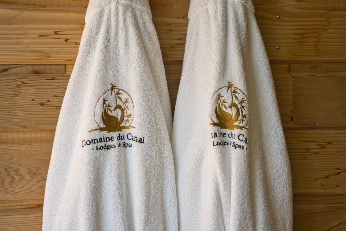 Lodge haut de gamme & bain nordique privatif au bord du Canal de Briare à 1h15 de Paris à Montcresson (23)