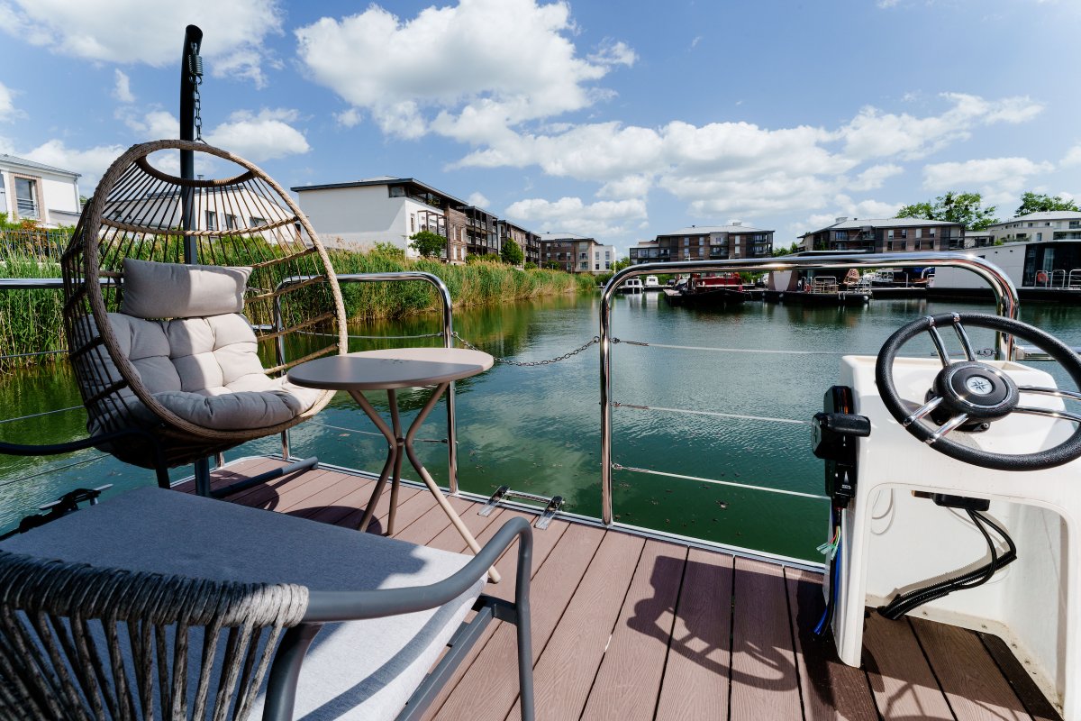 Suite flottante Supérieure Lit king-size Balnéo Sauna à L'isle Adam (4)