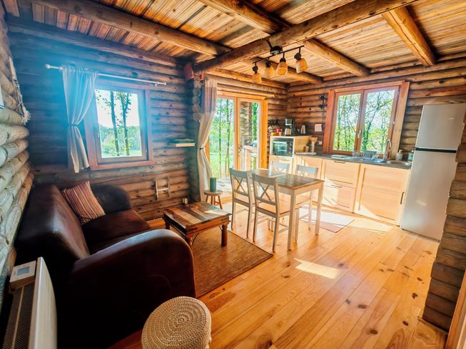 Hébergement AbracadaRoom : Authentique chalet en rondins avec spa en pleine nature - Image 8