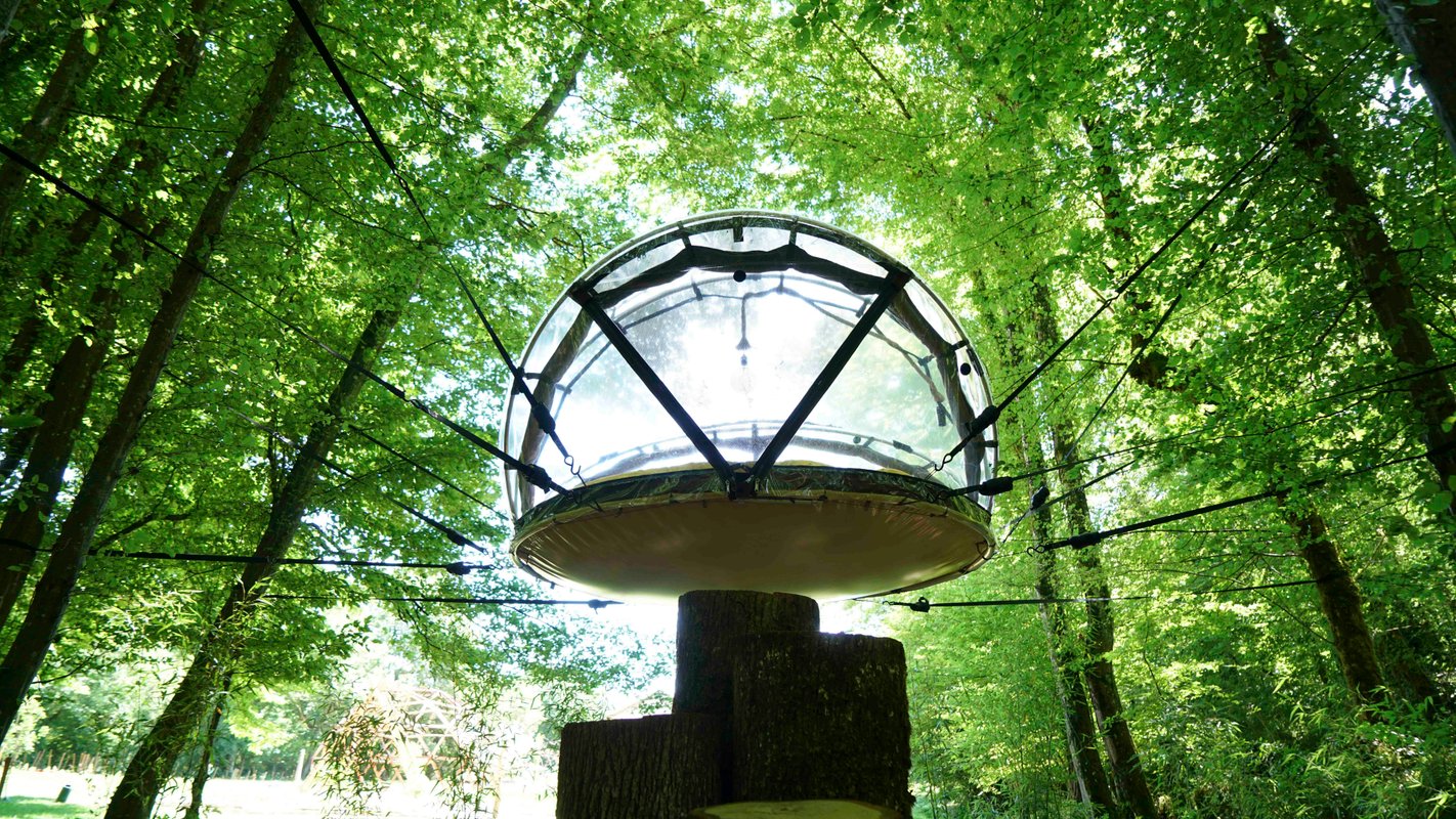 Bulle suspendue - Royaume des gourmets à Parmilieu (1)