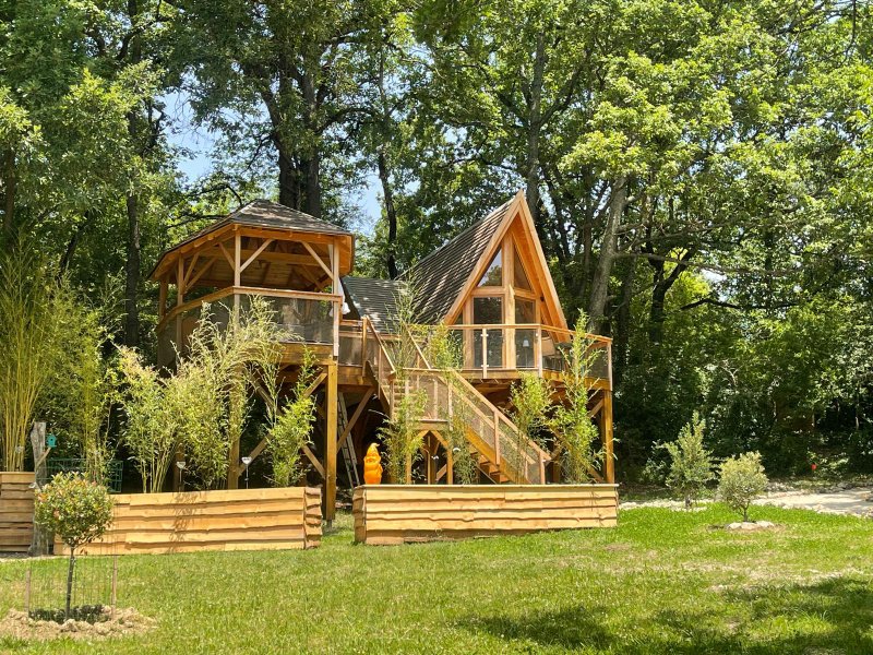 Hébergement AbracadaRoom : Cabane perchée BLOOMA & Spa - Image 1