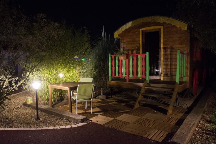 Hébergement AbracadaRoom : Roulotte "La Pinède" & Spa/Sauna privatisable - Image 10