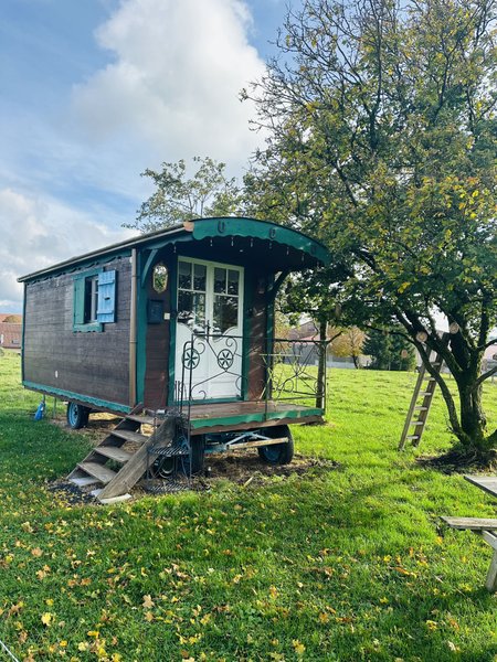 Hébergement AbracadaRoom : Roulotte du Jura Vert - Image 2