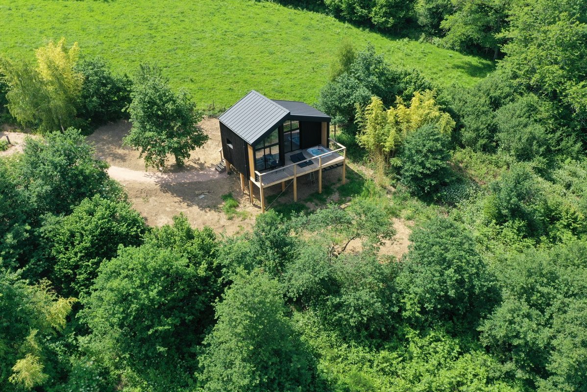 Cabane Petite Ourse & Spa à Cunlhat (1)