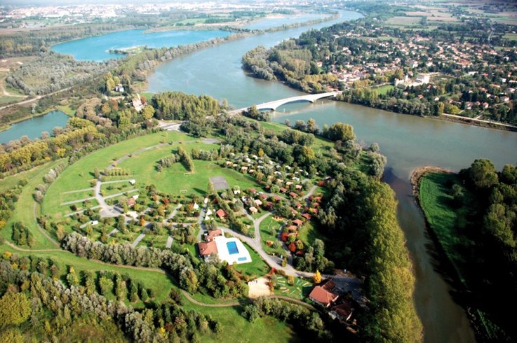 Domaine AbracadaRoom : Les Portes du Beaujolais - Image 1
