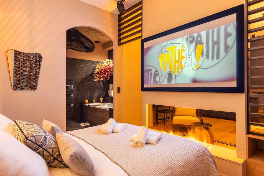 Hébergement AbracadaRoom : NEAT SUITE  -SPA & CINEMA - Image 3