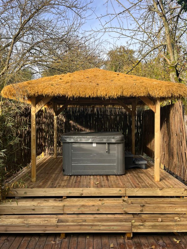Dôme Guatape avec jacuzzi à Nanteuil Les Meaux (6)