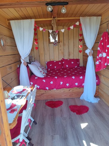 Hébergement AbracadaRoom : Roulotte romantique - Image 5