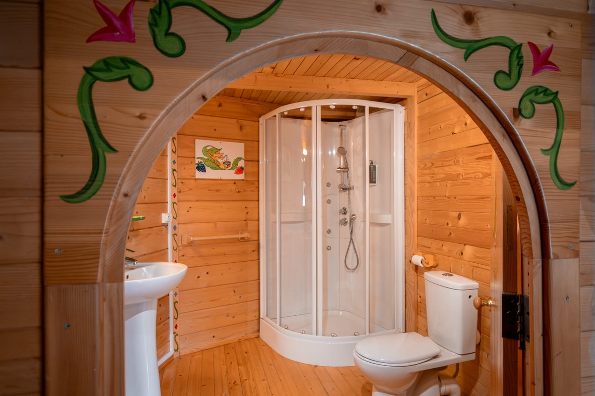 Maison Escargot : Hébergement insolite au Domaine de Dienné