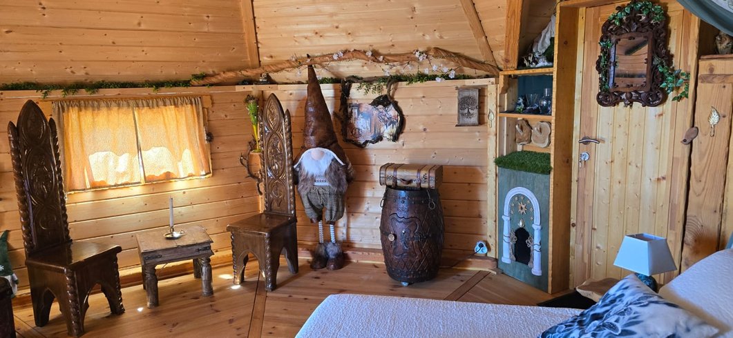 Hébergement AbracadaRoom : La Chaumière magique des Elfes et son escape game - Image 5
