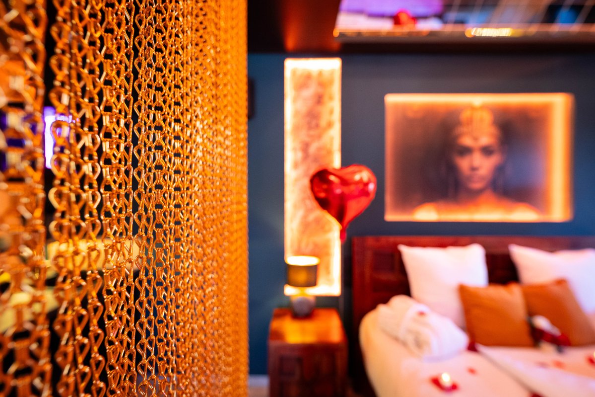 Le Secret de Cléopâtre - Love Room, Jacuzzi, Pièce Secrète à Scheibenhard (9)