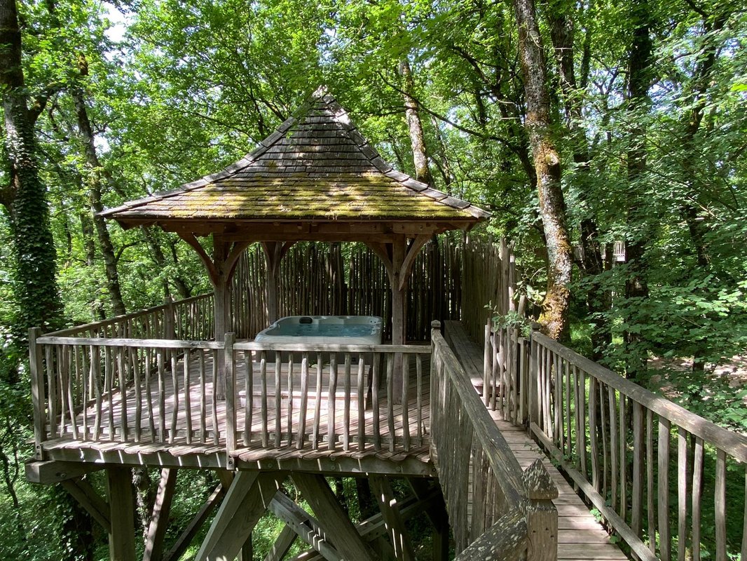 Cabane Château Hautefort & Spa à Beaumontois En Perigord (4)