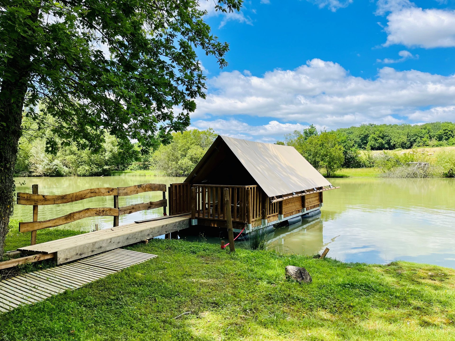 La p'tite Cabane flottante