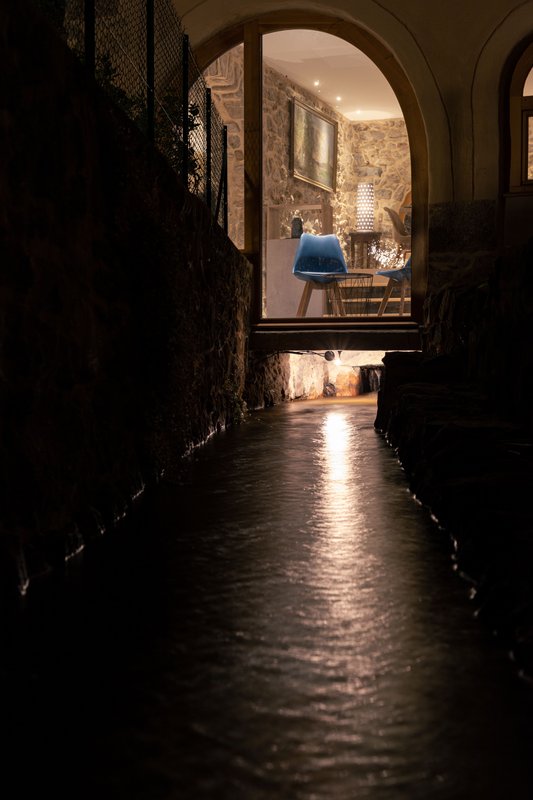 La Chapelle-Moulin & SPA - Nuit romantique "dans une cascade" à Bourg-Argental (29)