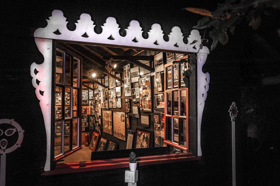 Hébergement AbracadaRoom : Chalet duplex dans village d'art singulier - Image 8