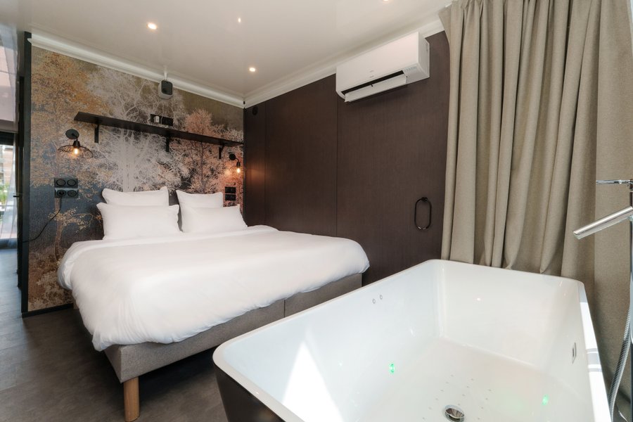 Hébergement AbracadaRoom : Suite flottante Lit King-size Balnéo Sauna - Image 2
