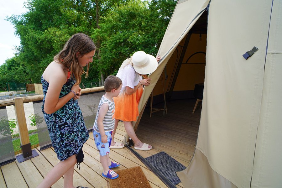 Hébergement AbracadaRoom : Le Tipi de L'Orée des 4 chemins & Spa - Image 11