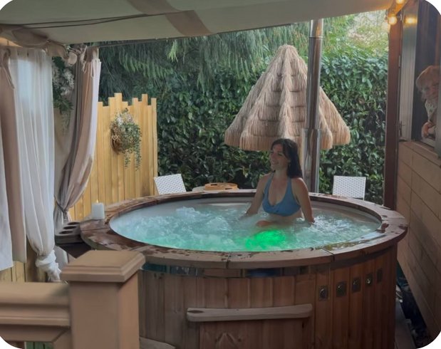 Hébergement AbracadaRoom : La roulotte dorée & bain nordique privatif - Image 13