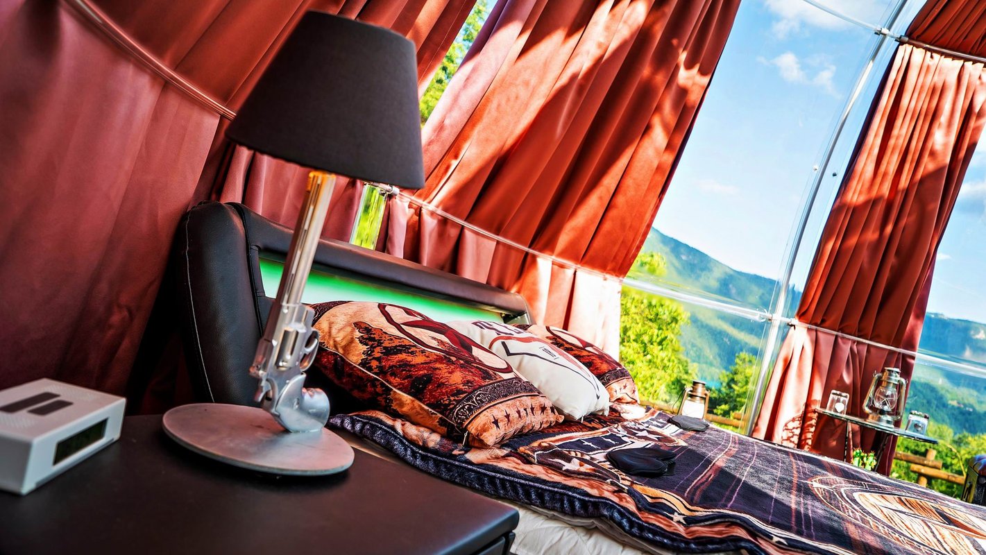 Bulle Texas – Luxe  & SPA – Vue Lac Aiguebelette à Novalaise (16)