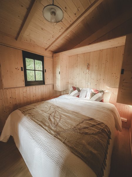 Hébergement AbracadaRoom : Cabane Selva - Lodge sur pilotis au cœur de la nature, calme & bien-être, réservé aux adultes • linge & ménage inclus • climatisation réversible • cuisine équipée - Image 18