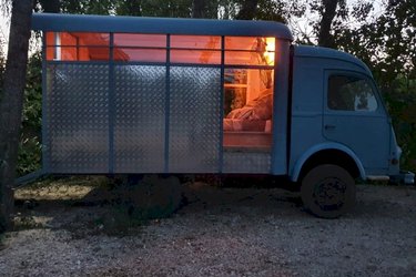 Le Truck-Lodge le GOELETTE - Spa à Saint-Andiol (2)