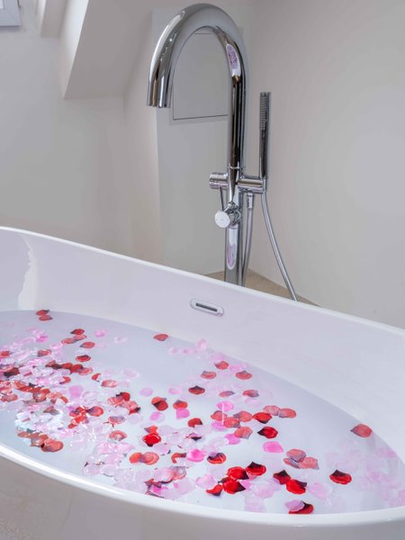 Hébergement AbracadaRoom : Eau Loin - Villa avec spa, sauna, hammam & salle de jeux - Image 18