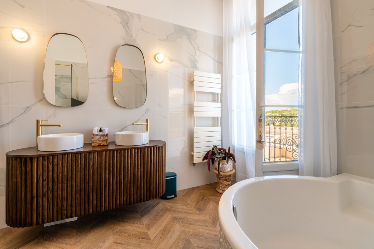 Maison de maître 4* avec piscine & jardin (6 pers.) à Magalas (14)
