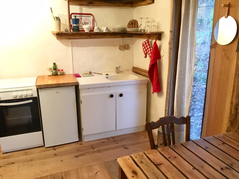 Hébergement AbracadaRoom : Petite cabane en terre-paille - Image 11