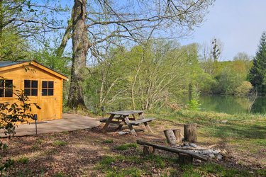 Chalet bord de l’eau · Proche provins · détente à Soisy Bouy (1)