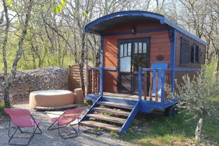Roulotte gîte Nuit d'Amour & SPA
