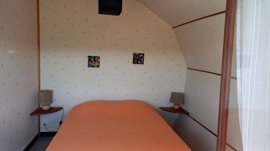 Hébergement AbracadaRoom : L'insolite Tonneau Creusois des années 70 - Image 7