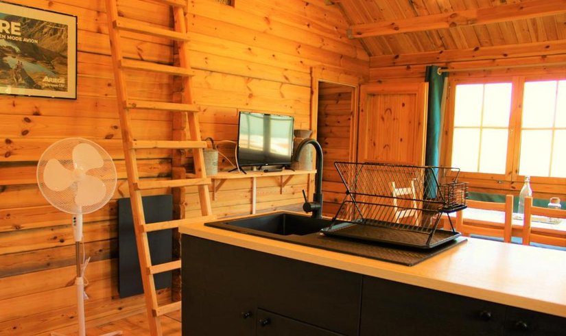 Hébergement AbracadaRoom : La Cabane Pyrénéenne au cœur de la ferme - Image 3