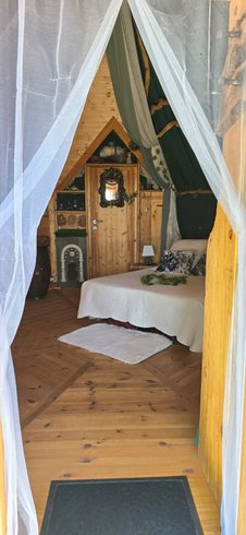 Hébergement AbracadaRoom : La Chaumière magique des Elfes et son escape game - Image 9