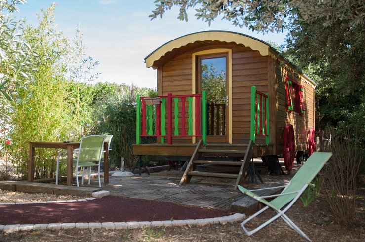 Hébergement AbracadaRoom : Roulotte "La Pinède" & Spa/Sauna privatisable - Image 3