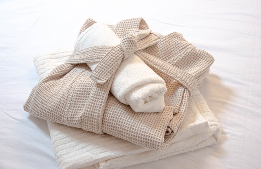 Hébergement AbracadaRoom : Les 3 Clefs de GaYa - Spa de nage, Sauna, lit hydromassant & enveloppement corporel - 4pers. - Image 35