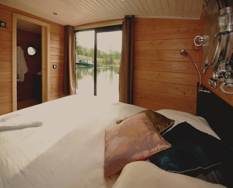 Hébergement AbracadaRoom : Toue Cabanée du Lac de Serre Ponçon - 2 - Image 6