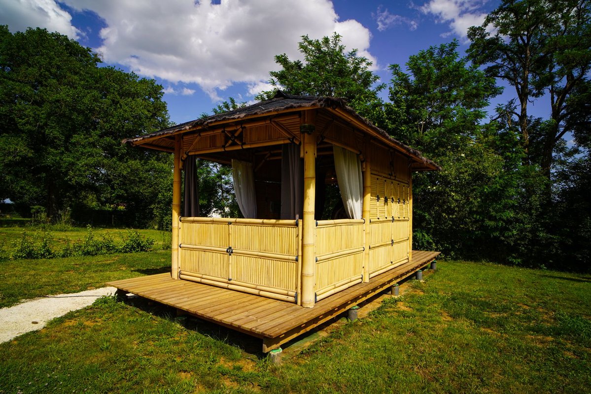 Le dodôme sous son gazebo à Fontenoy (9)