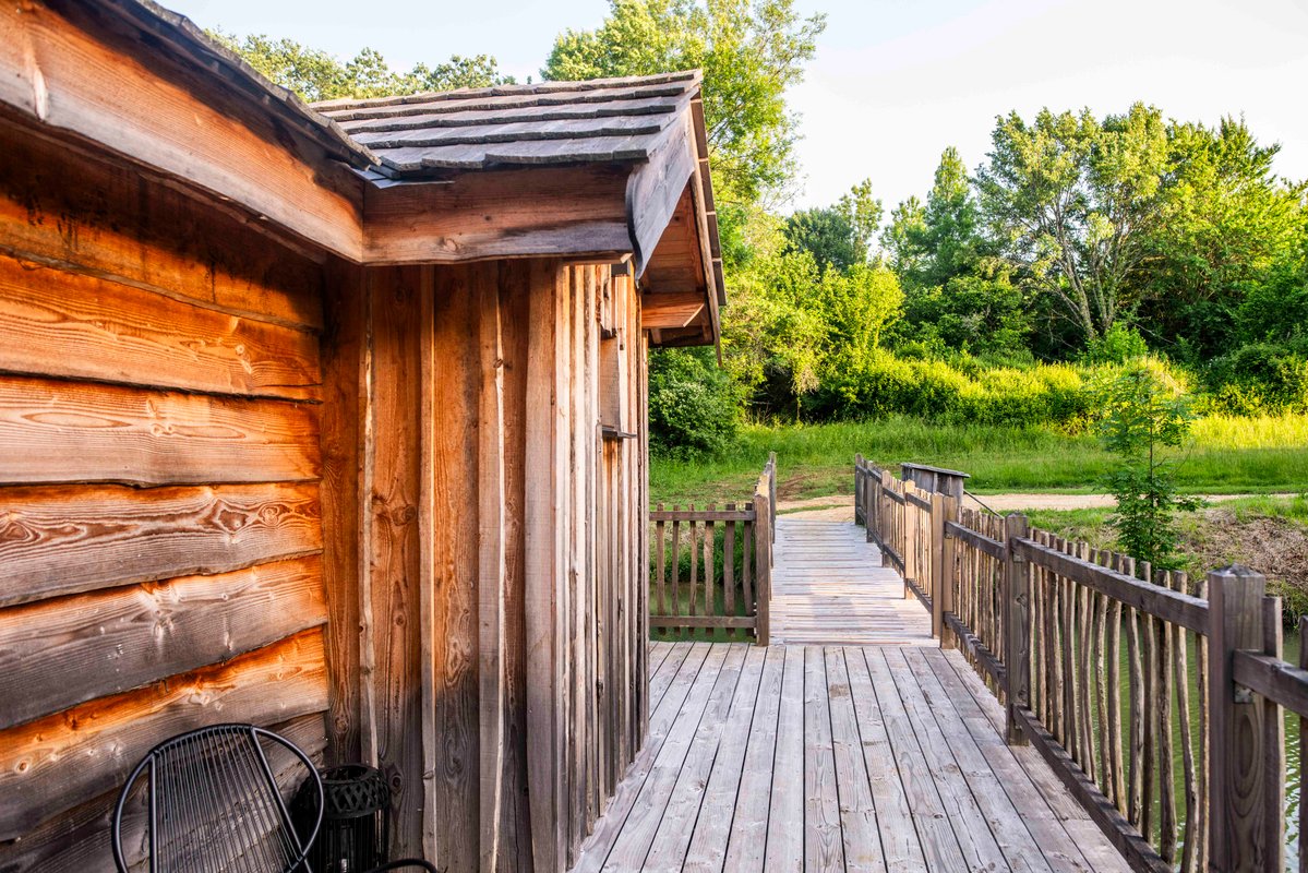 Cabane du Lac & Spa à Saint- Martin Des Combes (19)