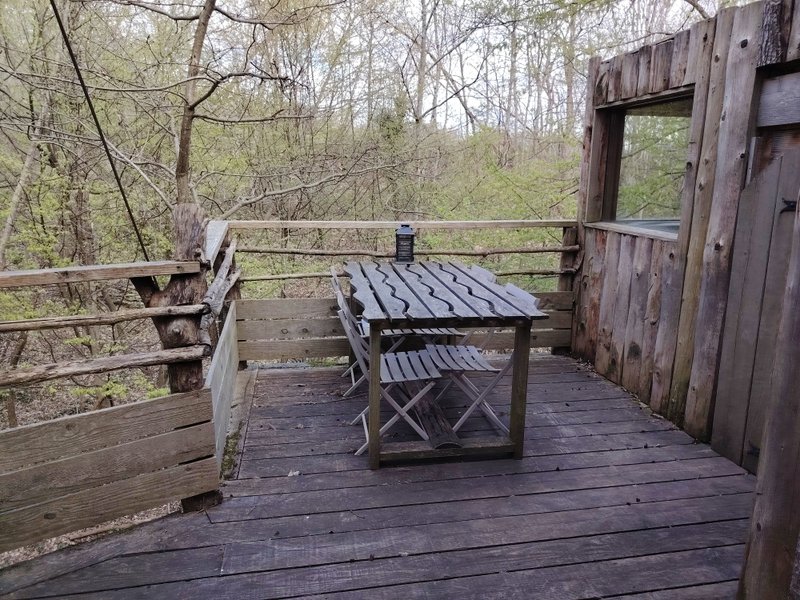 Hébergement AbracadaRoom : Cabane Charrette – Dormir perché à 9m, praticable en fauteuil - Image 5