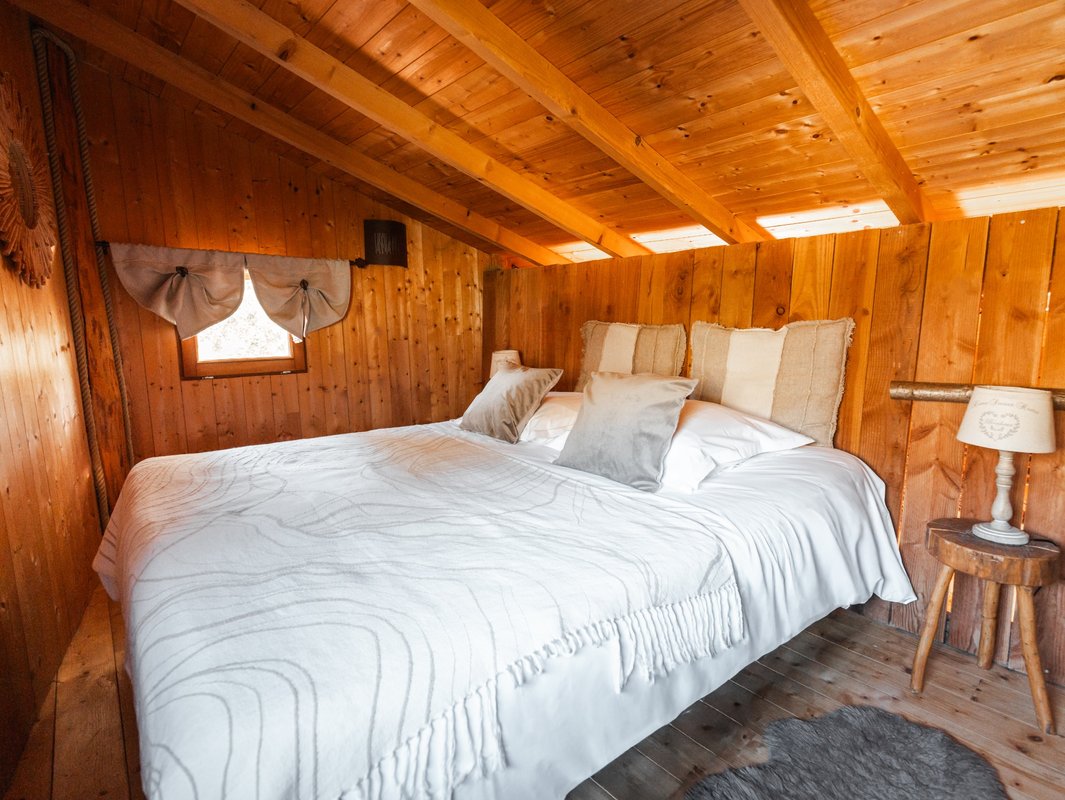 Cabane perchée Deluxe Famille avec Spa à Champdray (13)