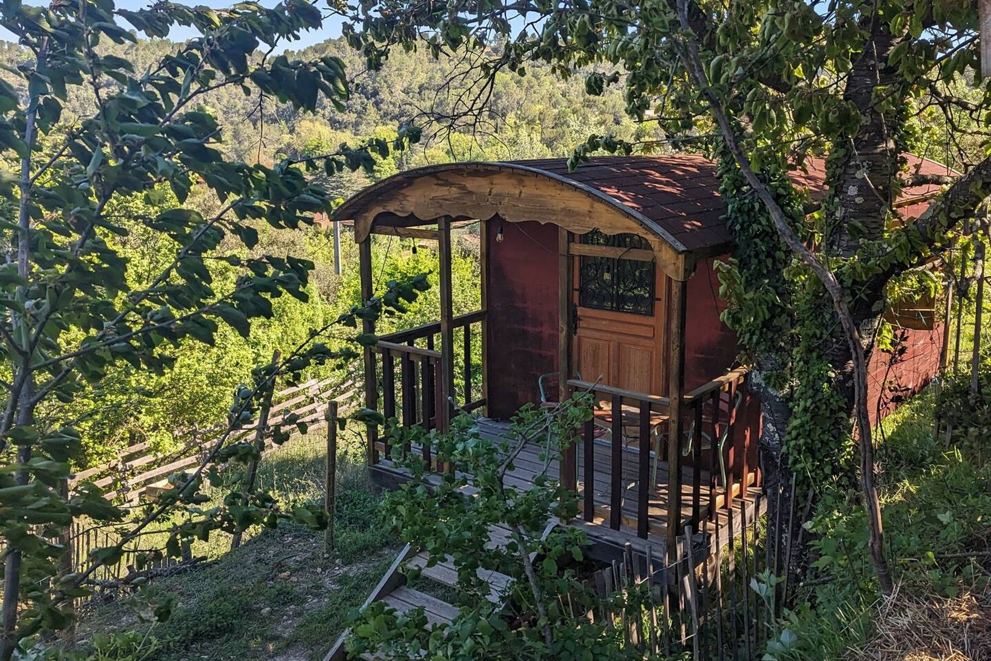 Hébergement UnicStay : Roulotte en Ecolieu à Barjols