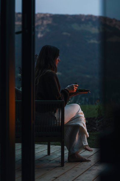 Hébergement AbracadaRoom : Unik Lodges Annecy - Aurore - Nuit insolite avec vue montagne et spa privé - Image 14