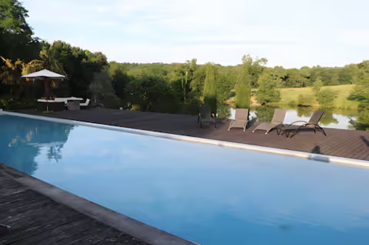 Dôme géodésique 8 personnes et son lac privé à Sadirac (6)
