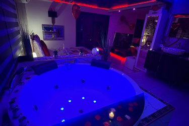 L’Aurore love room & Spa à Carpentras (4)